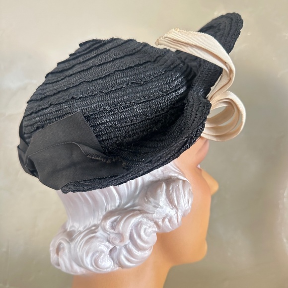DRAMATIC 1930s\' BLACK STRAW  HAT - UPTURNED BRIM + CREAM GROSGRAIN BOW main image 10